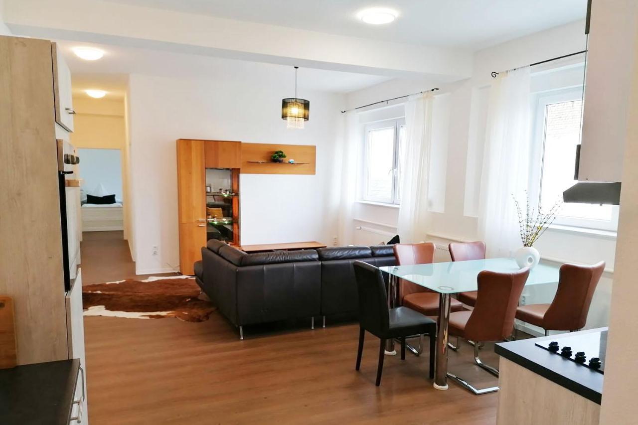 Gemuetliche Apartments In Niederdorfelden Экстерьер фото